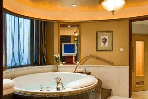 芙蓉镇休闲娱乐会所地址电话号码