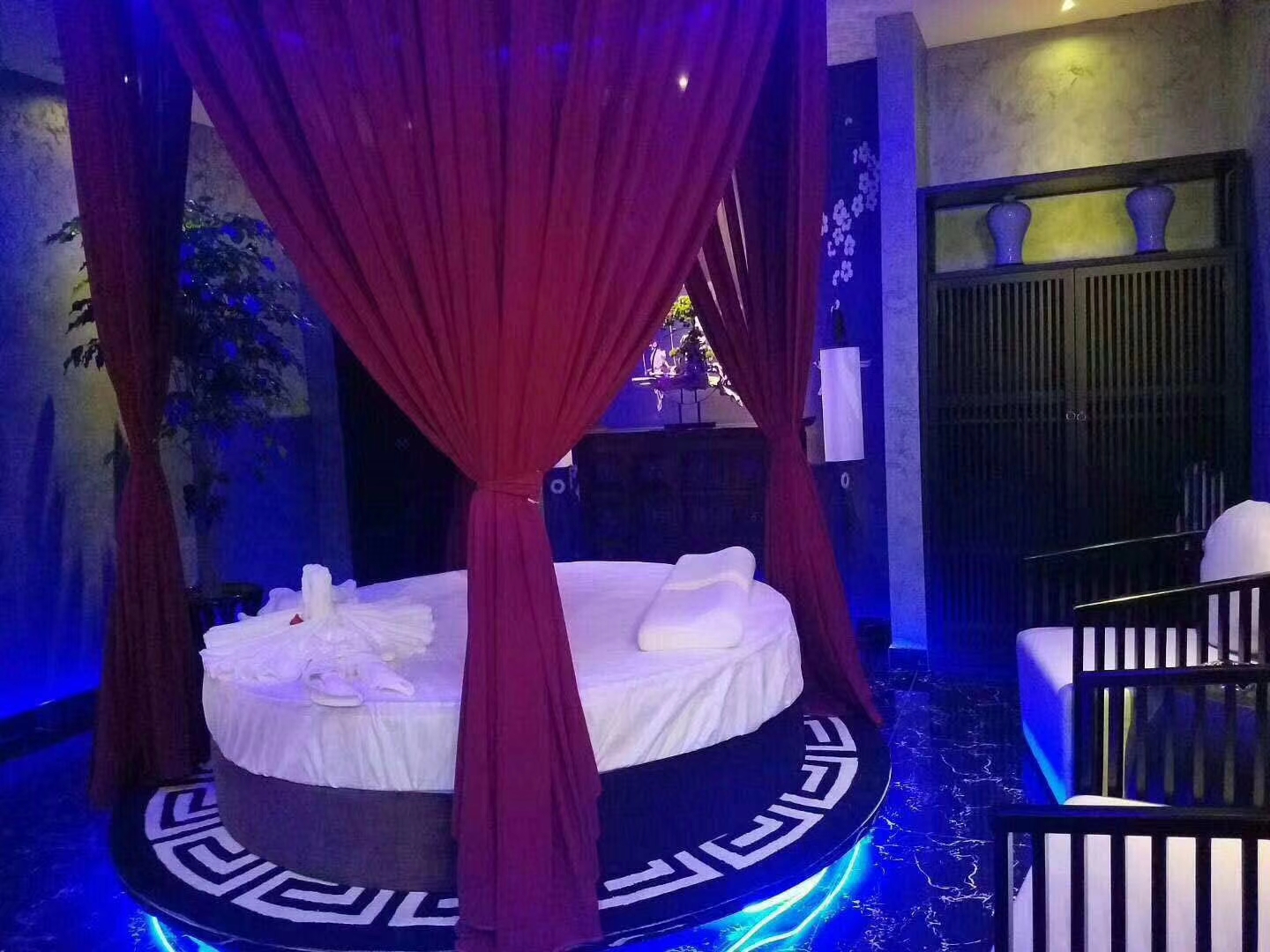 芙蓉区*洗脚店在哪里啊最近地址电话号码是多少